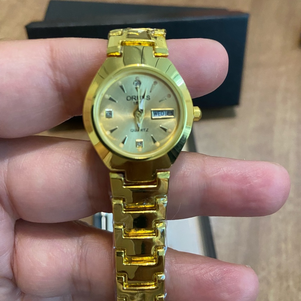 Oruss Women’s Fashion Gold Tone quartz Watch - Picture 3 of 6